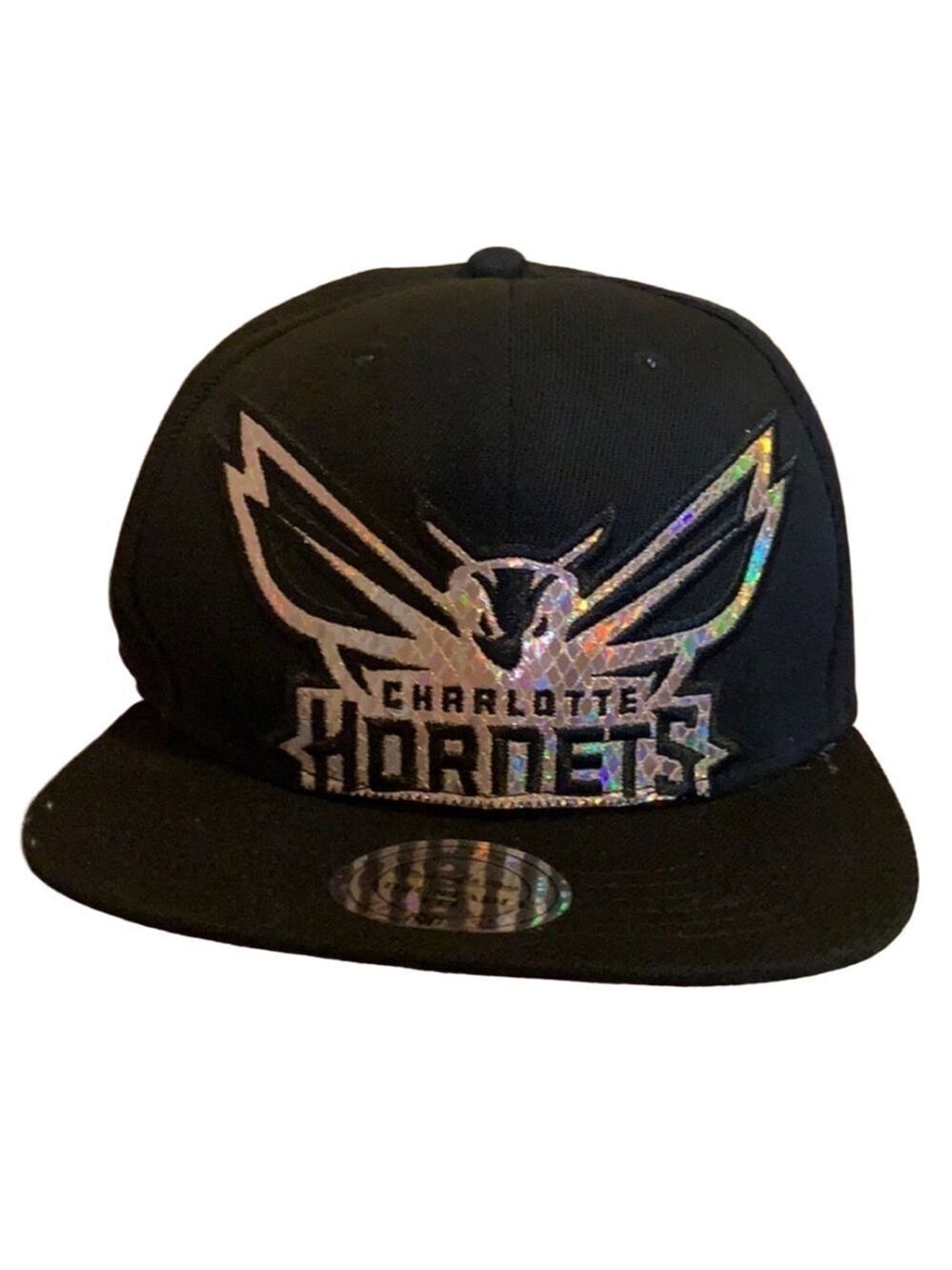 Charlotte Hornets SnapBack black baseball cap with hologram logo